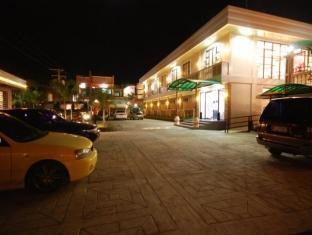 La Roca Veranda Suites & Restaurant Legazpi Exterior photo